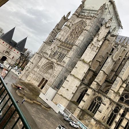 Lovely Appartement Vue Cathedrale ボーヴェ エクステリア 写真