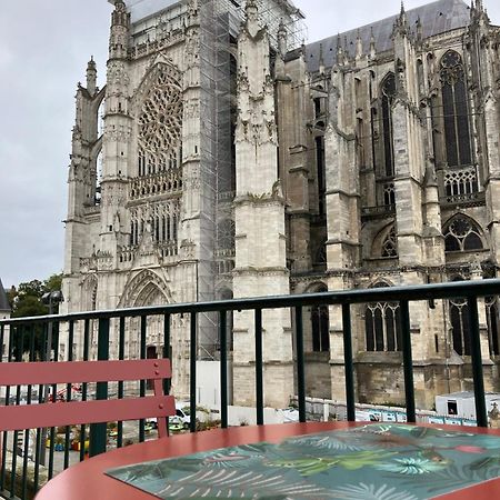 Lovely Appartement Vue Cathedrale ボーヴェ エクステリア 写真